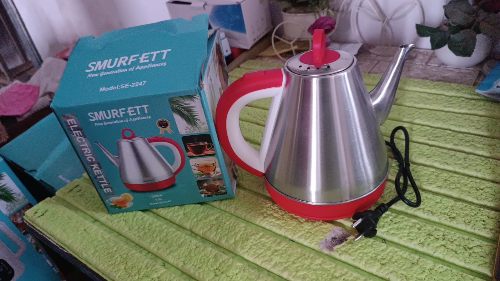 Stainless steel large capacity electric kettle (1500W / 1.5 Ltr.) Stainless steel large capacity electric kettle (1500W / 1.5 Ltr.)